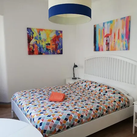 Guest house Bed&shower -self Check-in Moscavide