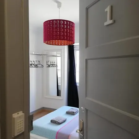 Guest house Bed&shower -self Check-in *