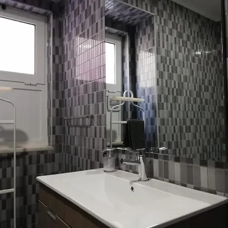 Guest house Bed&shower -self Check-in *