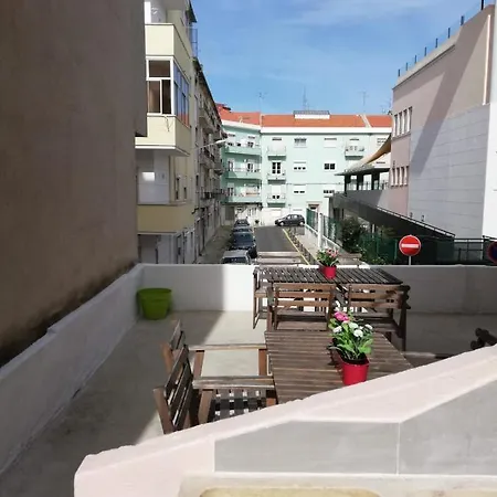 Gasthof Bed&shower -self Check-in Moscavide