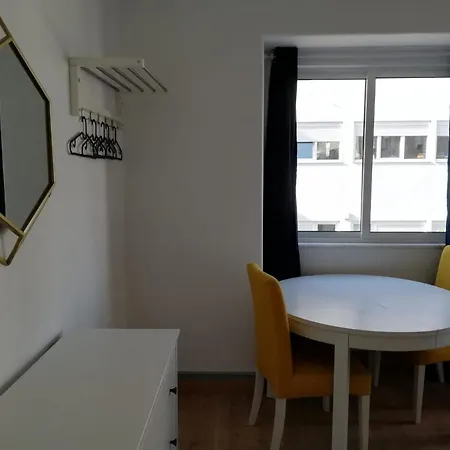 Bed&shower -self Check-in * Moscavide