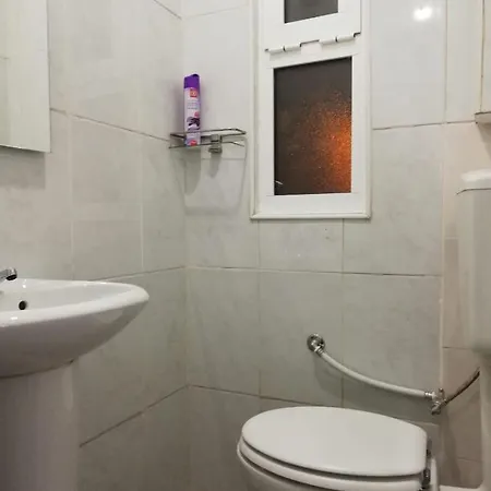 Penzion Bed&shower -self Check-in Moscavide