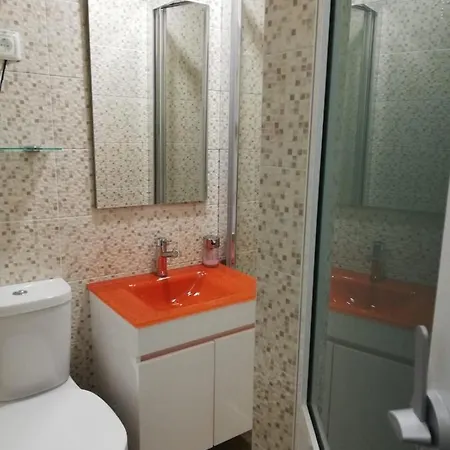 Bed&shower -self Check-in Мошкавиди