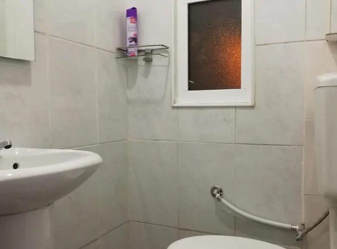 Πανσιόν Bed&shower -self Check-in Moscavide